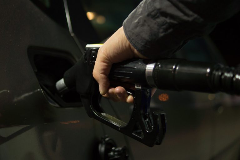 Qual país tem a gasolina mais cara do mundo?