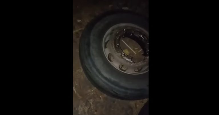 Mulher é atingida por roda que se desprendeu de carreta na BR-222 em Itapajé